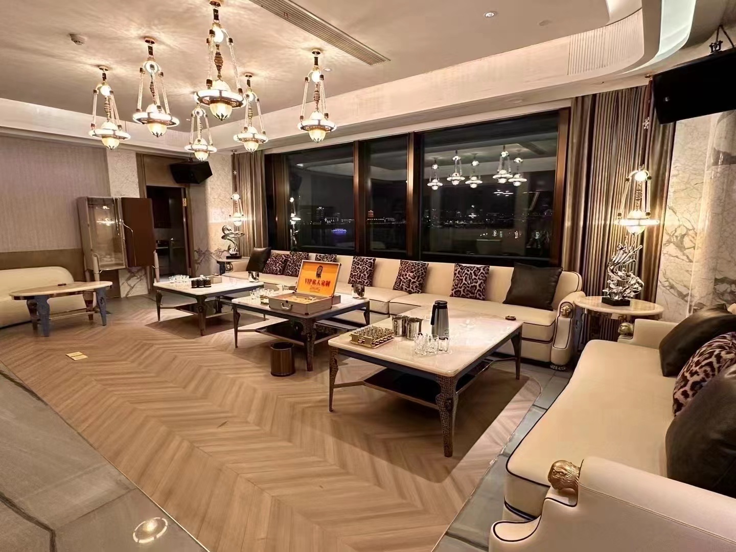 宜宾小时场ktv，低端场不低端-兴文县ktv预定